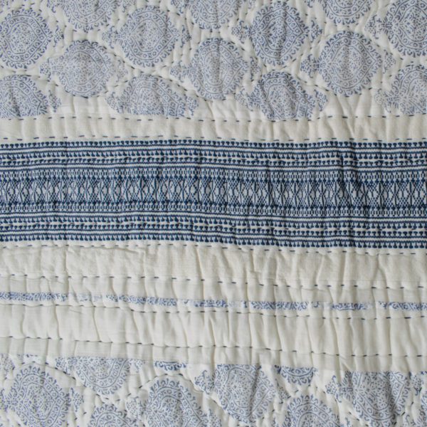 White and Blue Jaal Hand Blocked Quilt – Super King Size