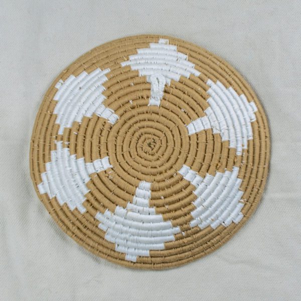 Geometrical White and Beige SABAI Grass Wall Decor Basket